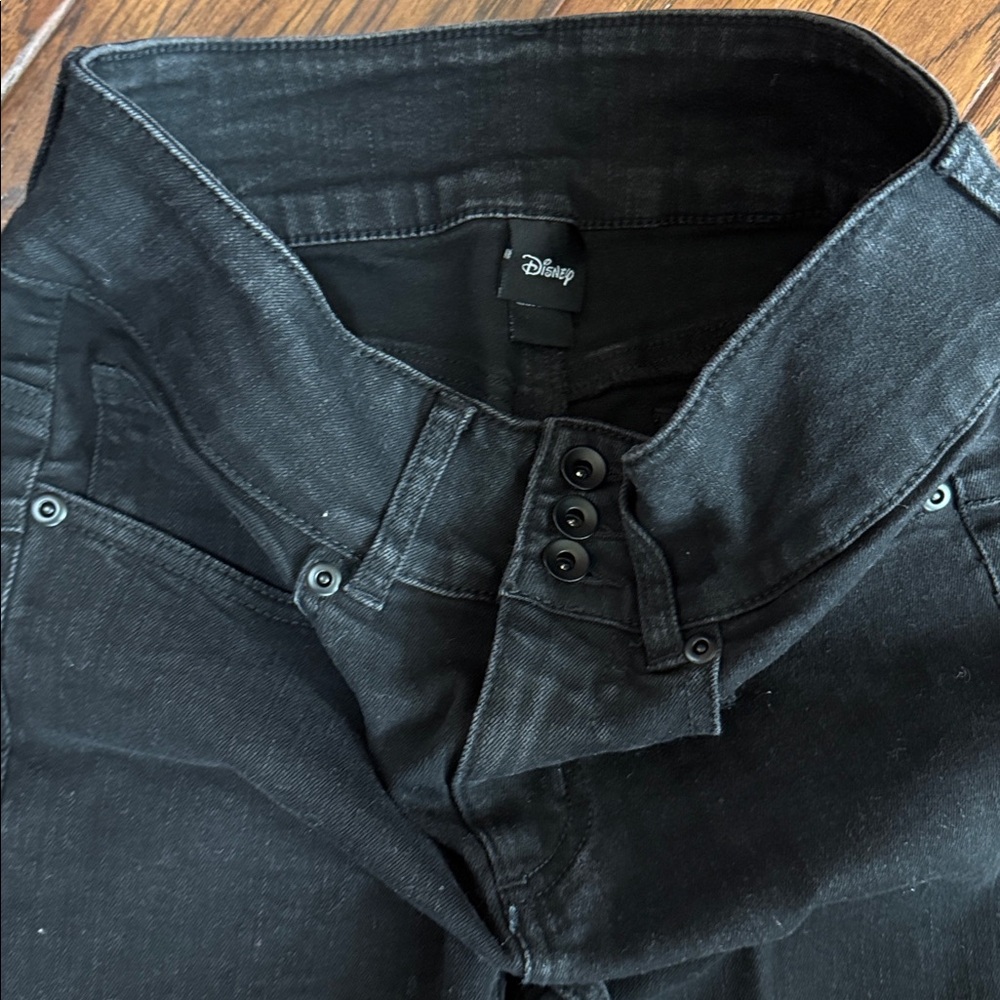 Mickey and Minnie Kissing Jeans - Picture 3 of 5
